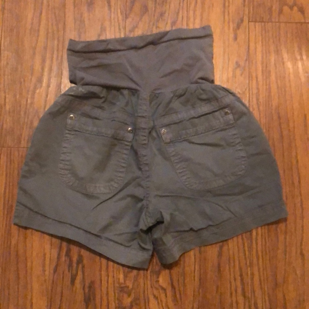 Maternity shorts - Picture 2 of 3